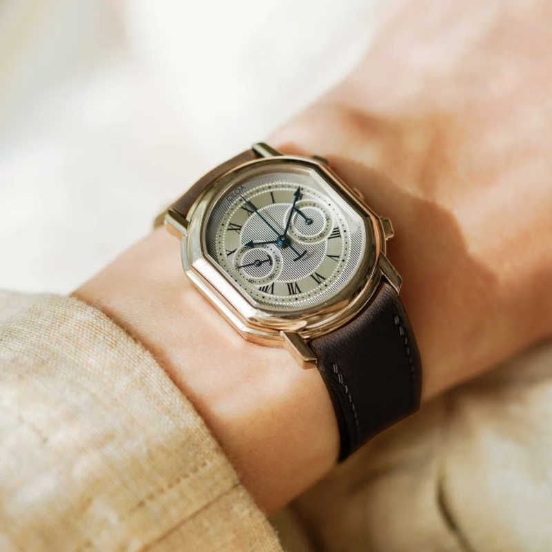 Luxury Watch Trends 2025 - CILOA retro silver watch men's brand