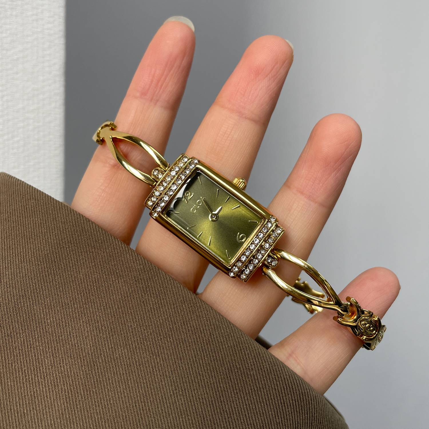 Luxury Watch Trends 2025 - CILOA green square watch female retro