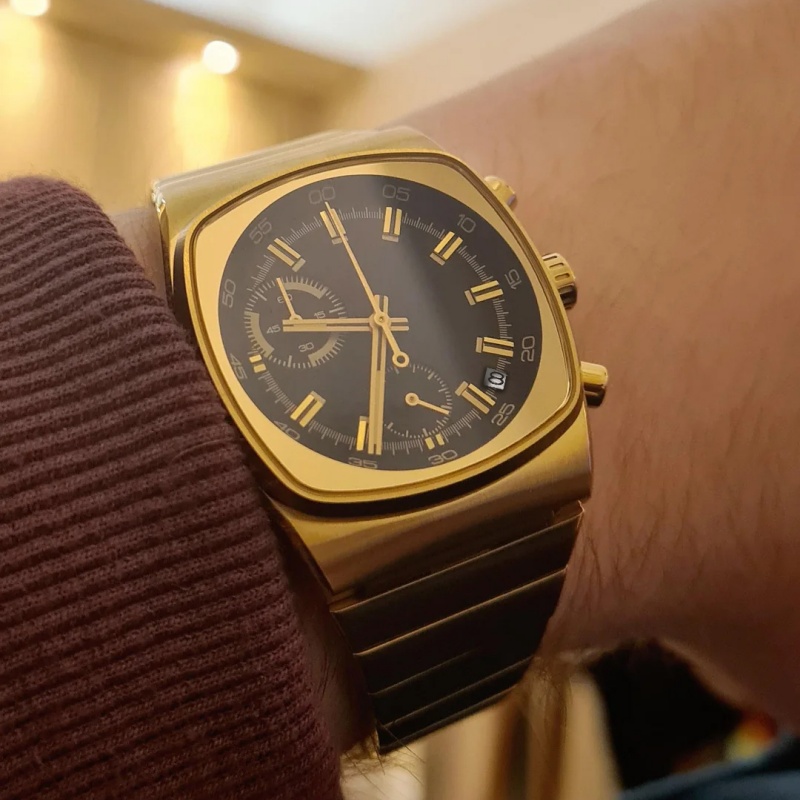Luxury Watch Trends 2025 - CILOA gold retro watch men's light