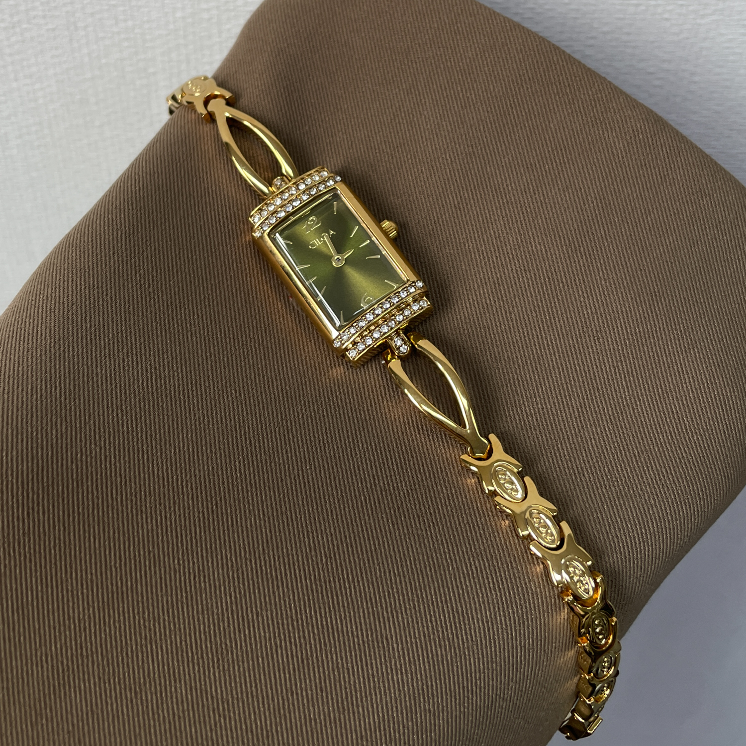 CILOA green square watch femal - Luxury Watch Trends 2025 avaliação e preço