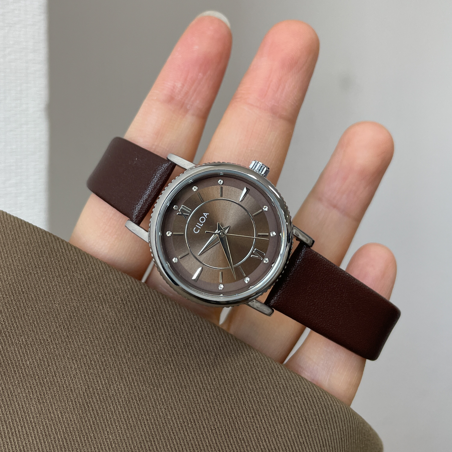 CILOA round brown temperament  - Luxury Watch Trends 2025 avaliação e preço