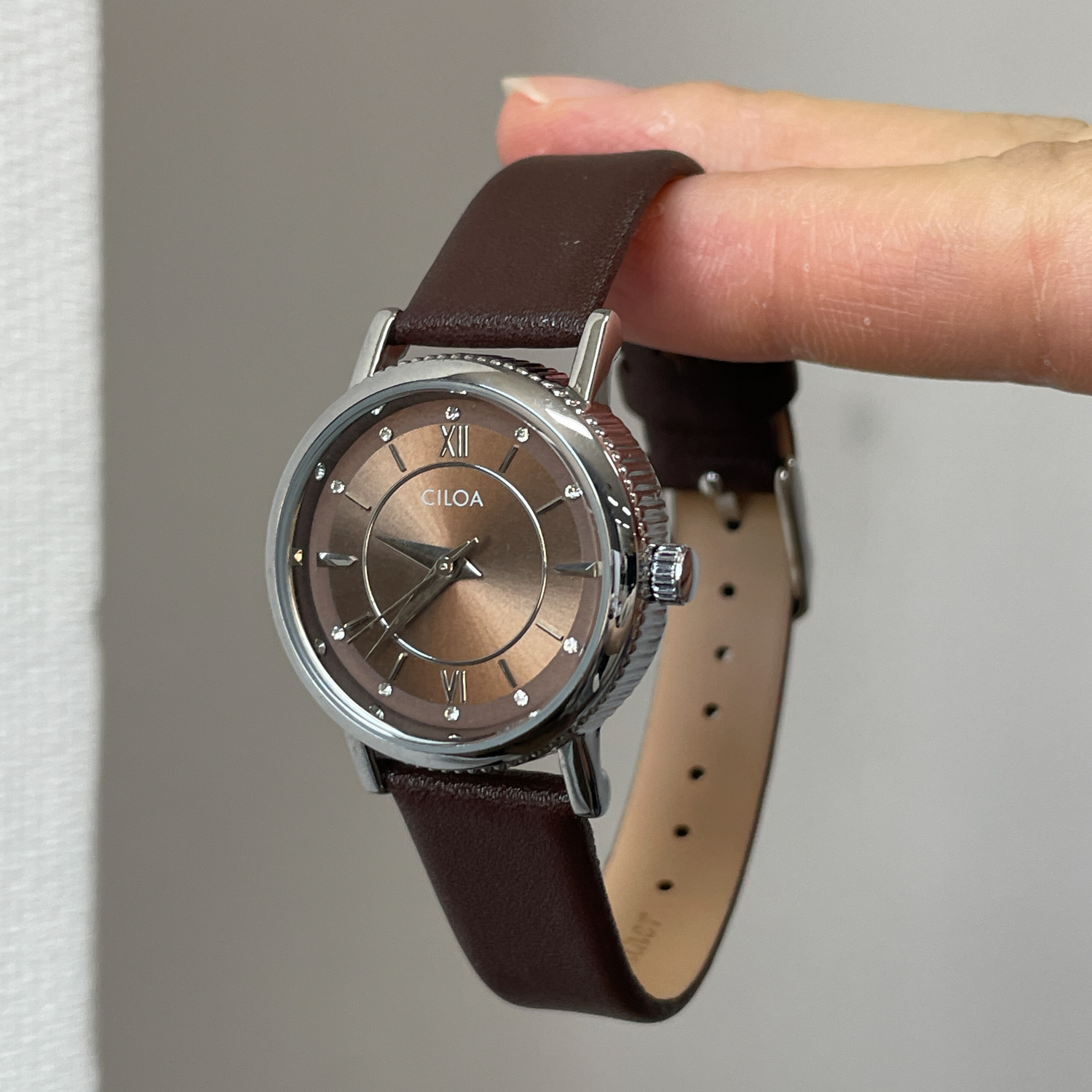CILOA round brown temperament  - Luxury Watch Trends 2025 avaliação e preço